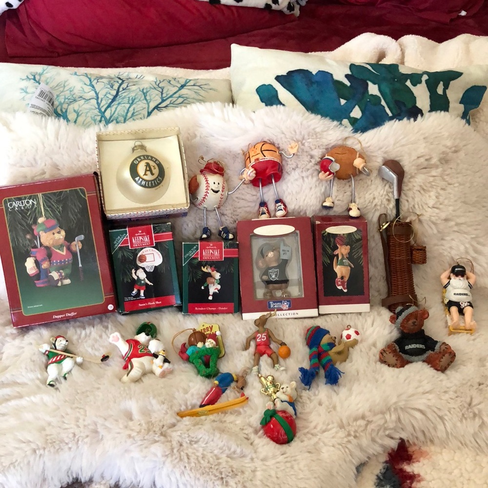19 piece Sports ornament collection bundle